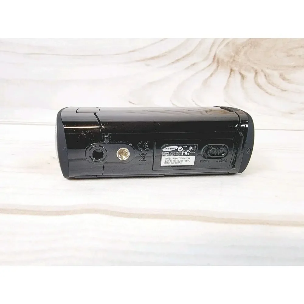 Samsung TOUCHSCREEN Camcorder HMX-T10BN W/Charger Battery Card Original Box